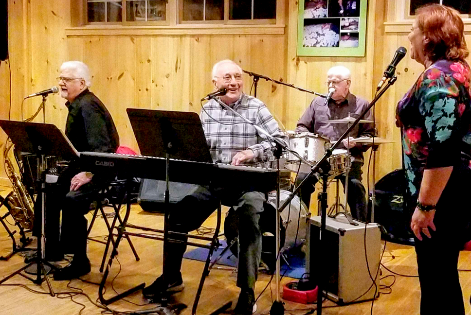 Live Music w/ Dave Dilks & Friends 4/19